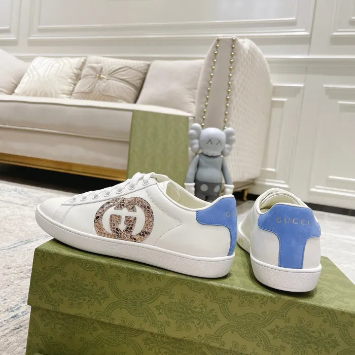 SNEAKERS 21