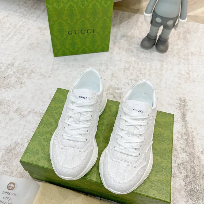 SNEAKERS 06