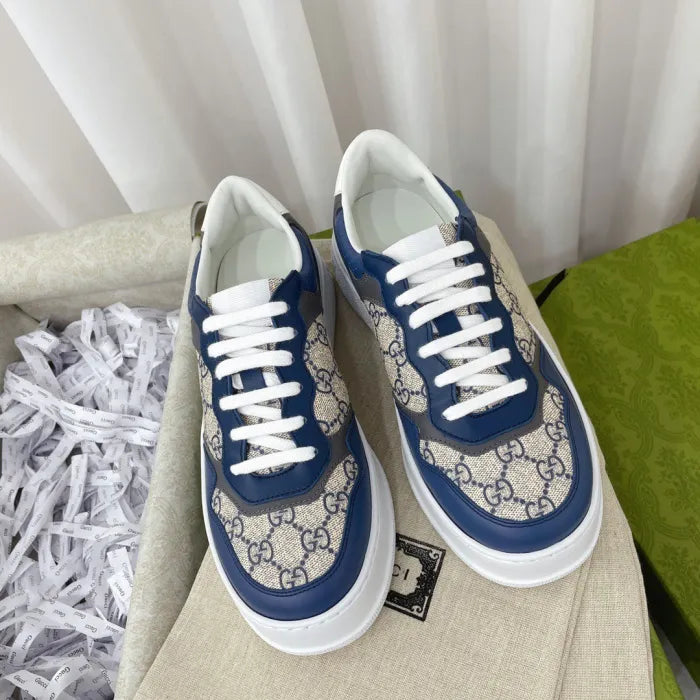 SNEAKERS 23