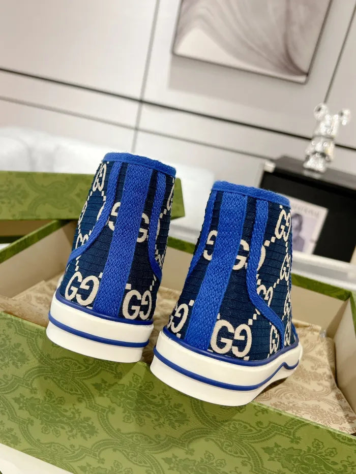 SNEAKERS 01