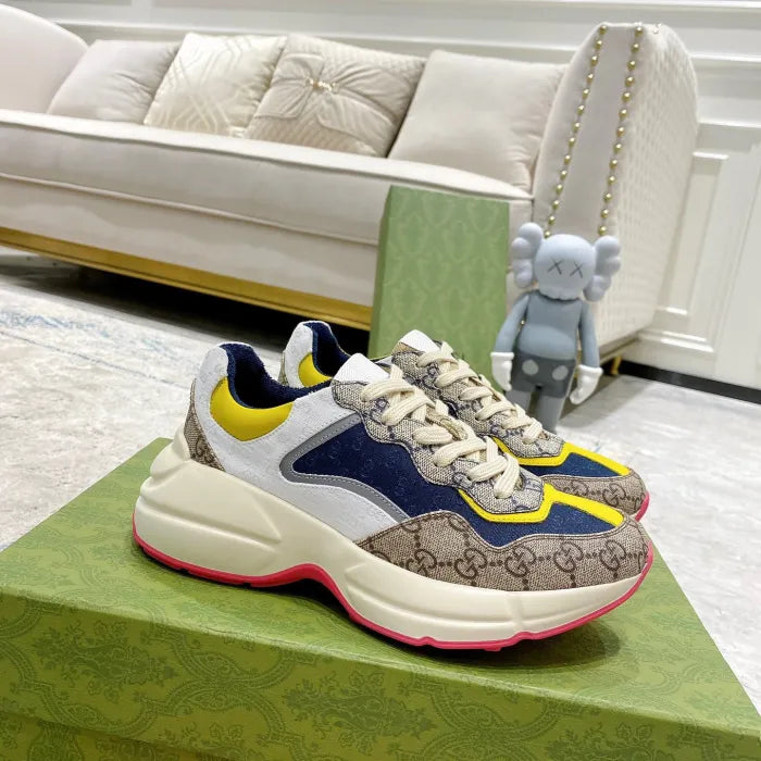 SNEAKERS 06