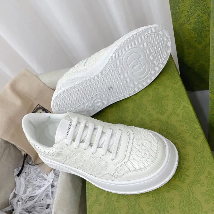 SNEAKERS 23