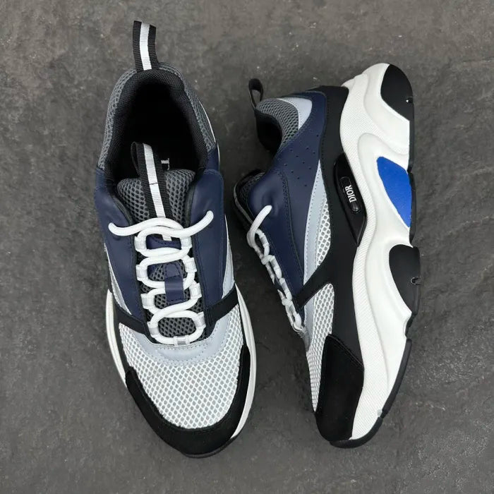 D - SNEAKERS
