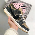 N - SNEAKERS