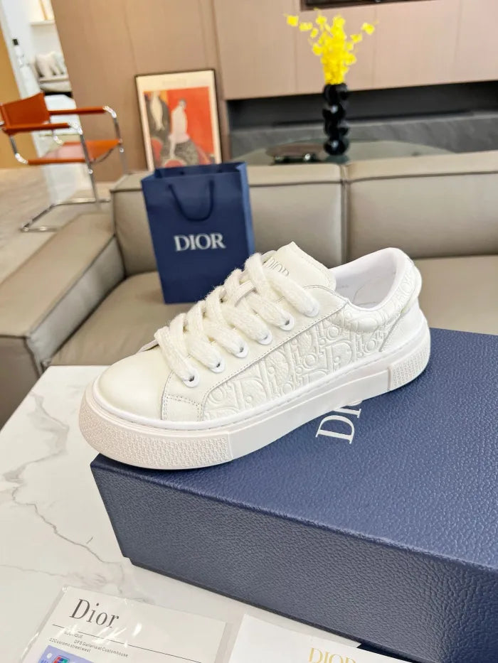 D - SNEAKERS