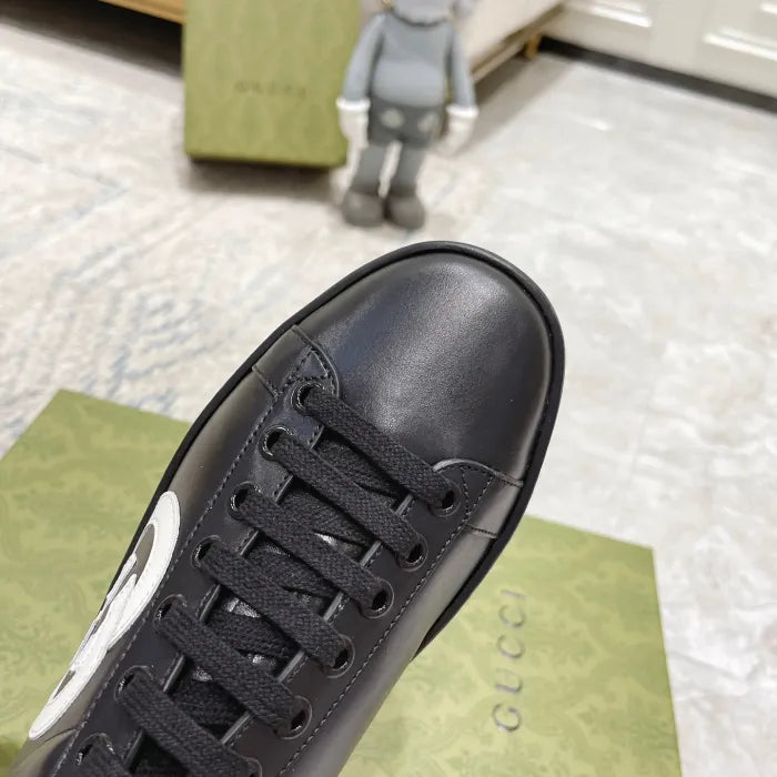 SNEAKERS 16
