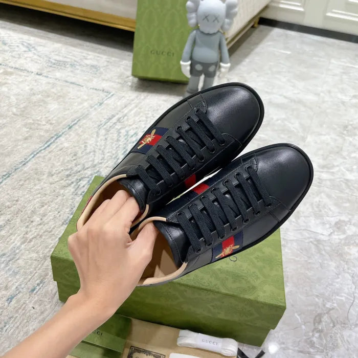 SNEAKERS 16
