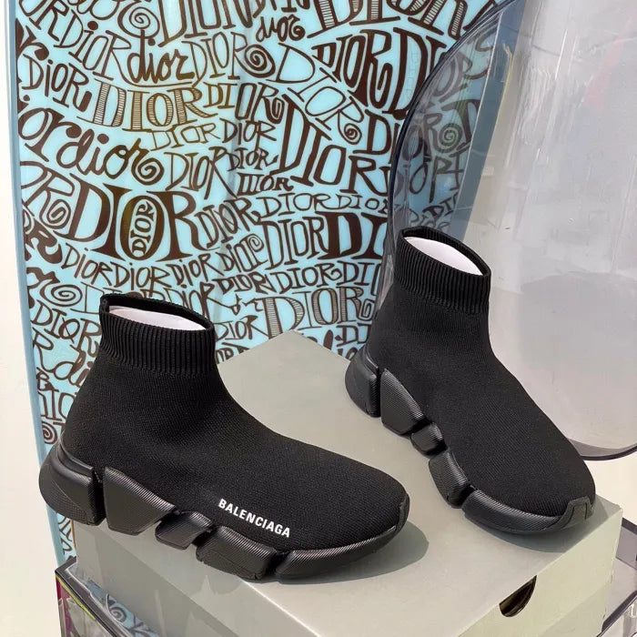 B - SNEAKERS