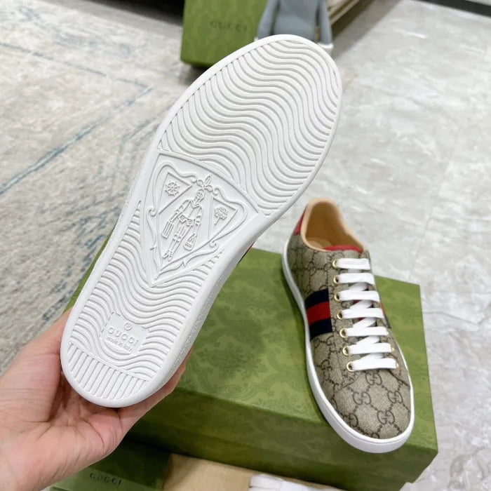 SNEAKERS 15