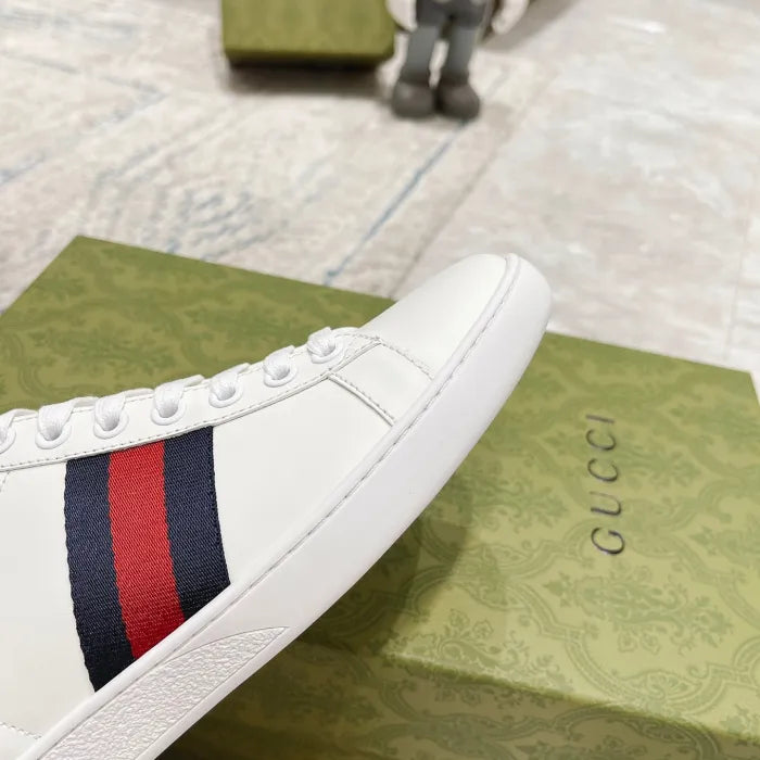 SNEAKERS 21