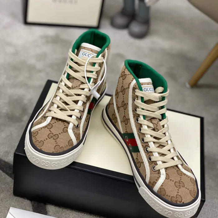 SNEAKERS 14