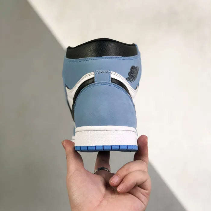 N - SNEAKERS