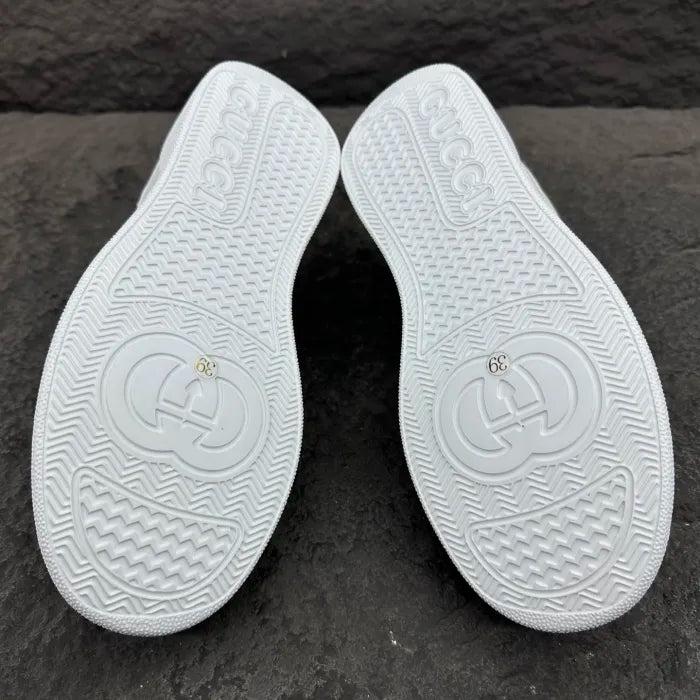 SNEAKERS 05