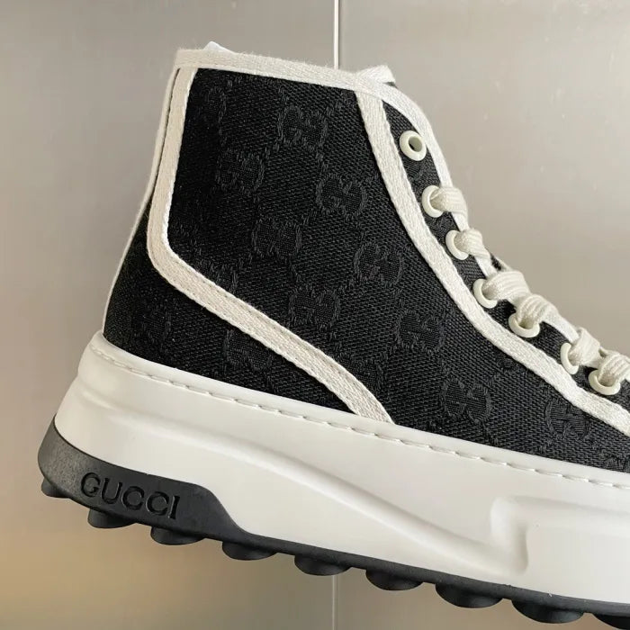 SNEAKERS 13