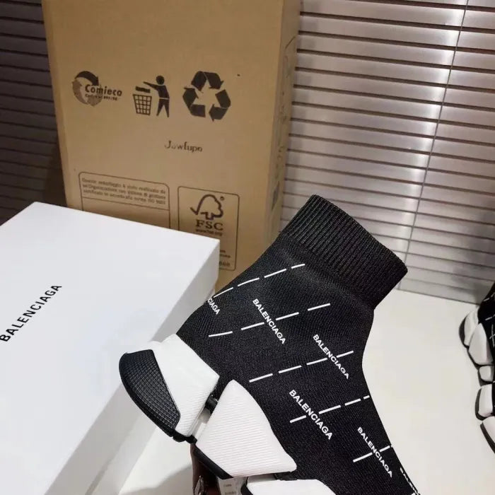 B - SNEAKERS