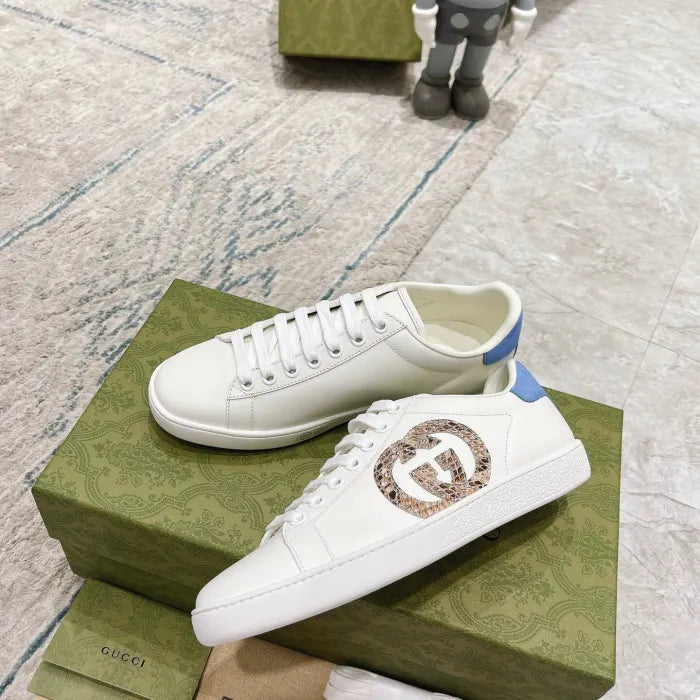 SNEAKERS 21