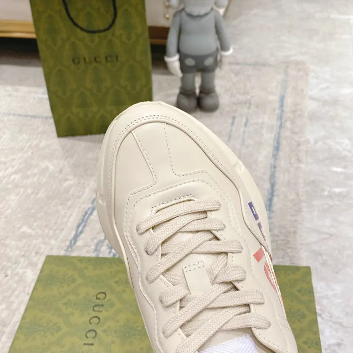 SNEAKERS 06