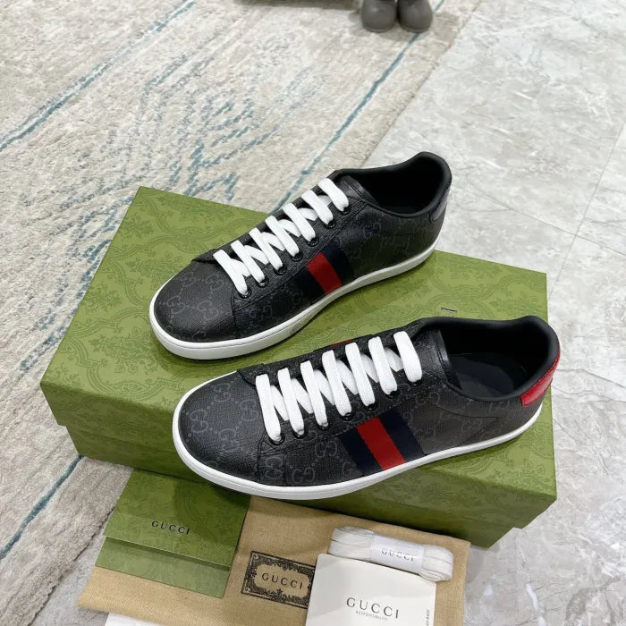 SNEAKERS 16