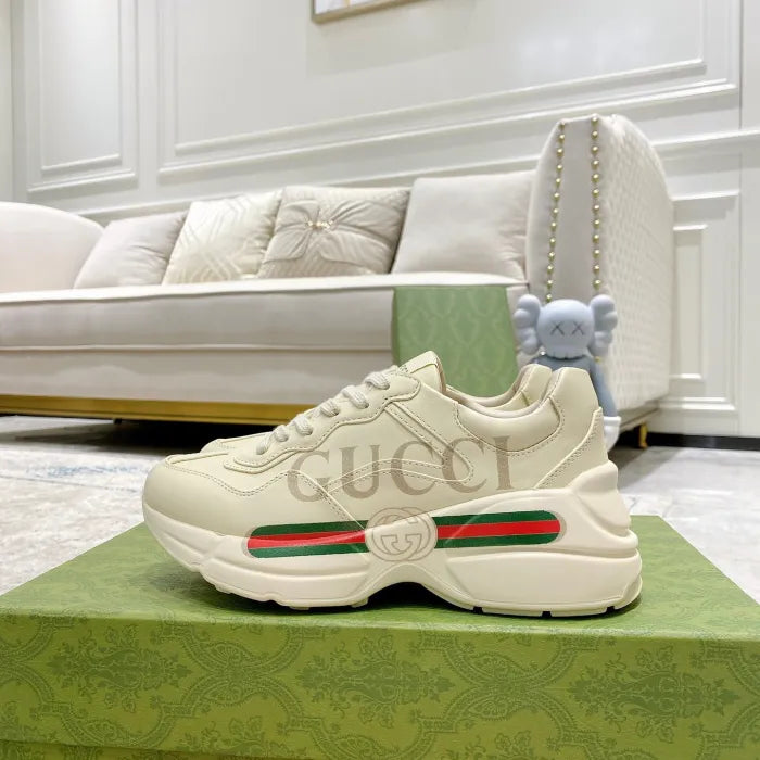 SNEAKERS 06