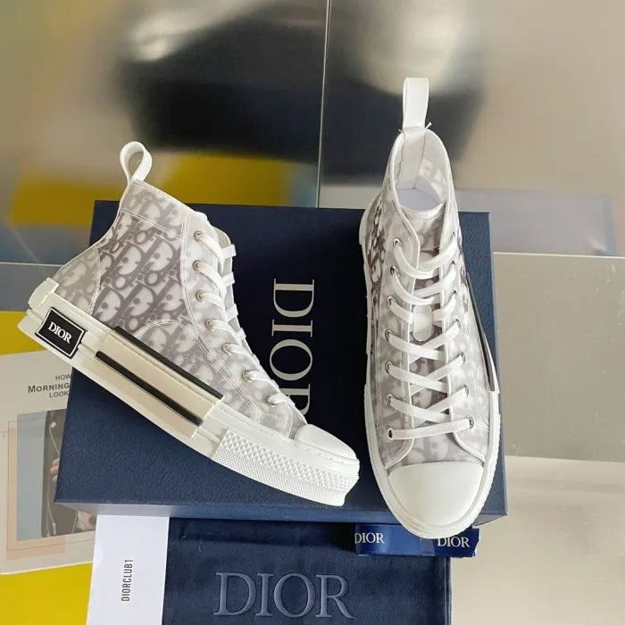 D - SNEAKERS