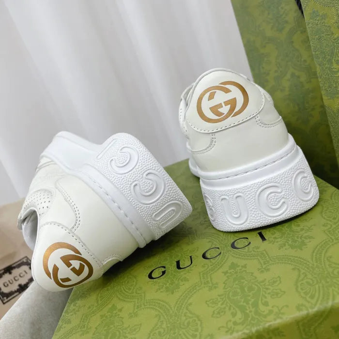 SNEAKERS 23