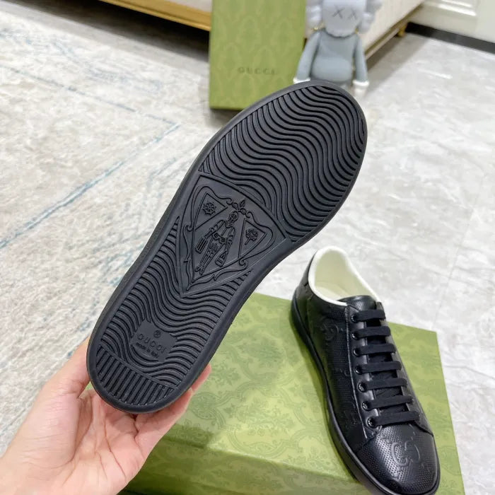 SNEAKERS 16