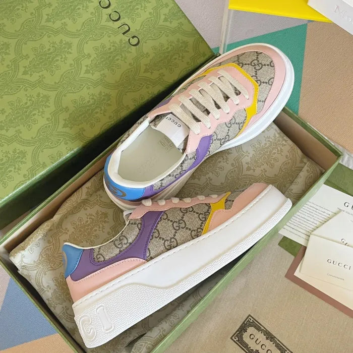 SNEAKERS 23