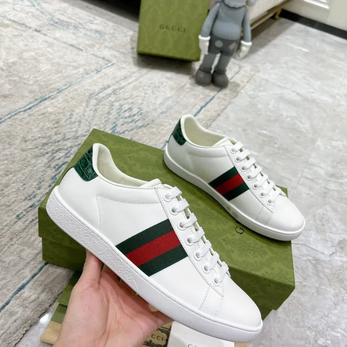 SNEAKERS 15