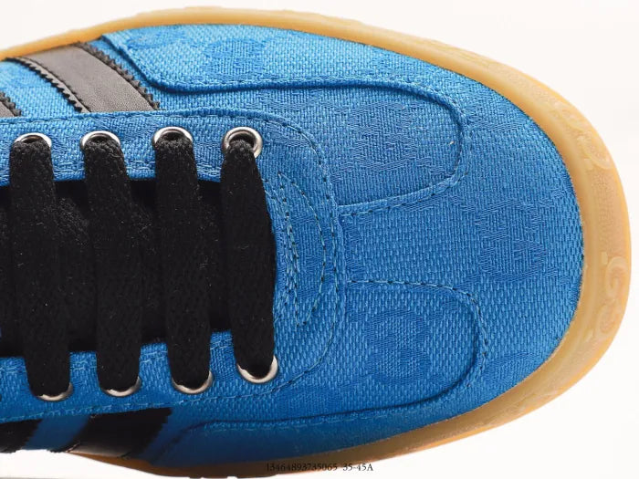 SNEAKERS 21