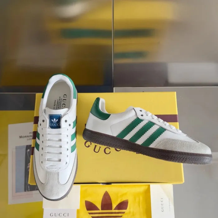 SNEAKERS 19
