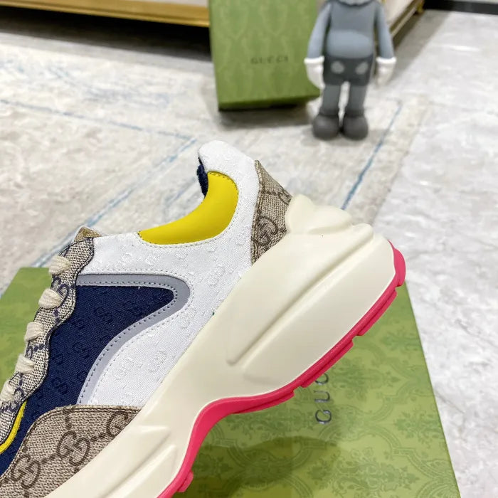 SNEAKERS 06