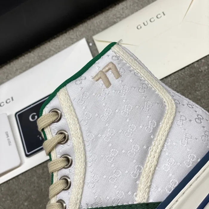 SNEAKERS 14