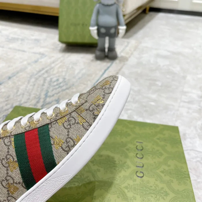 SNEAKERS 15