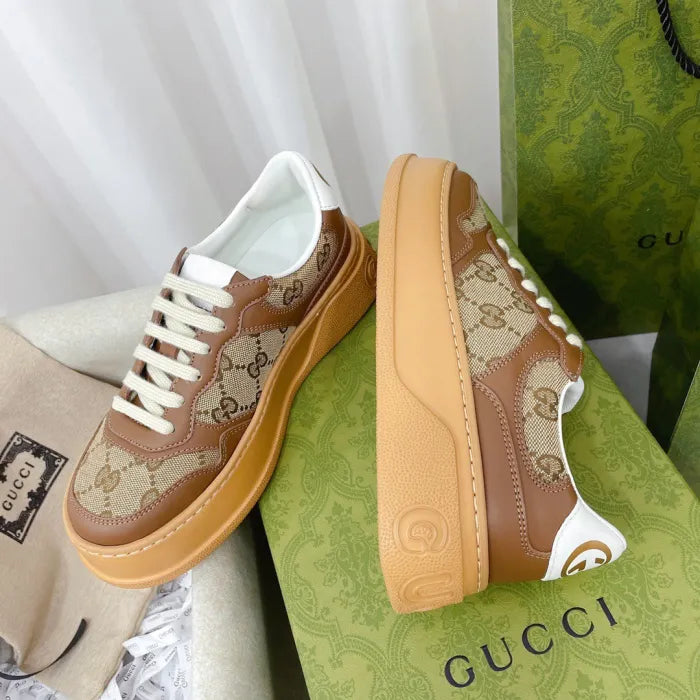 SNEAKERS 23