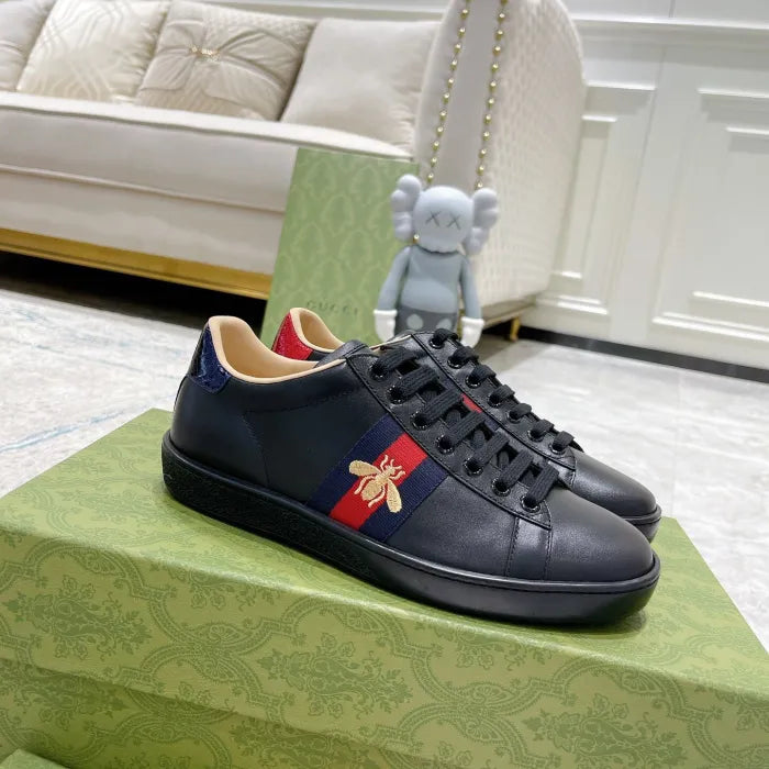 SNEAKERS 16