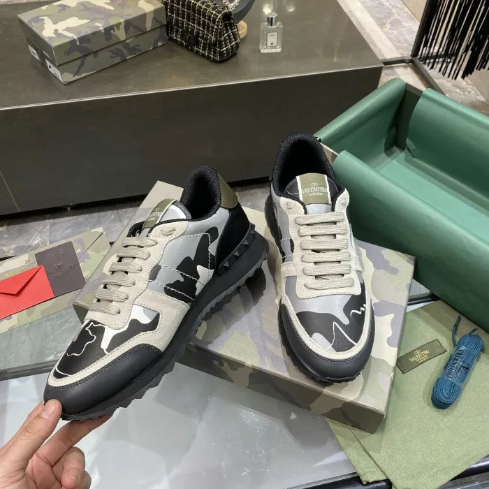 V - SNEAKERS