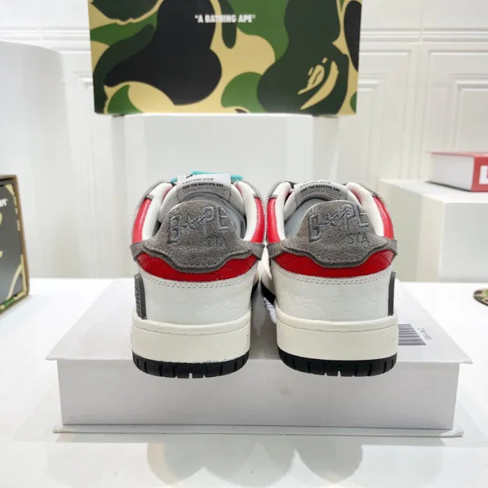 B - SNEAKERS
