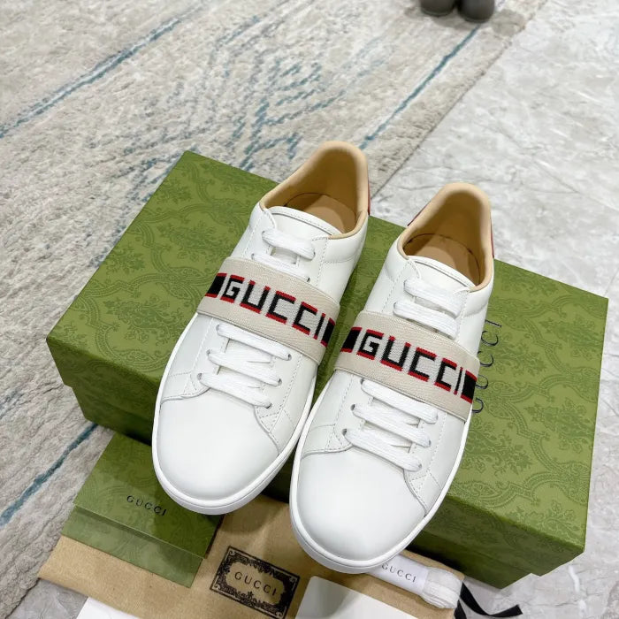 SNEAKERS 21