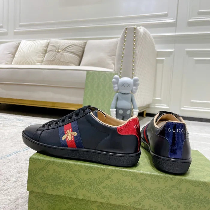SNEAKERS 16