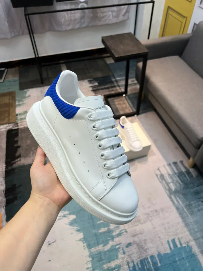 A - SNEAKERS
