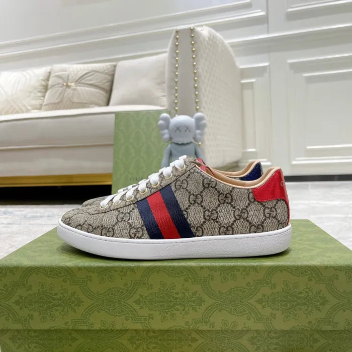 SNEAKERS 15