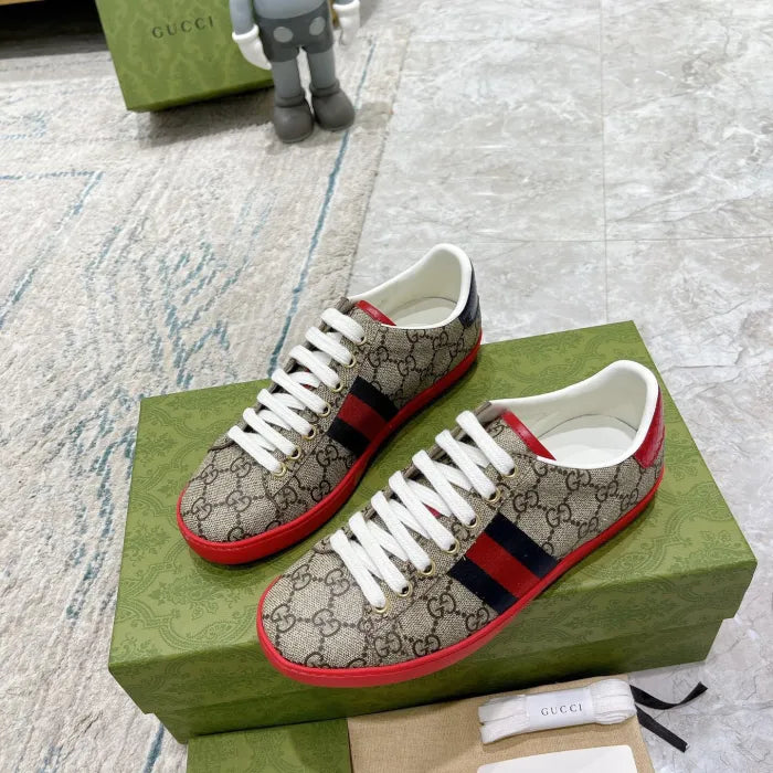 SNEAKERS 15
