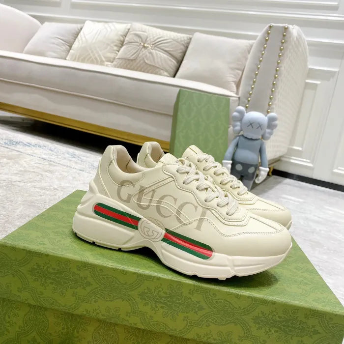 SNEAKERS 06