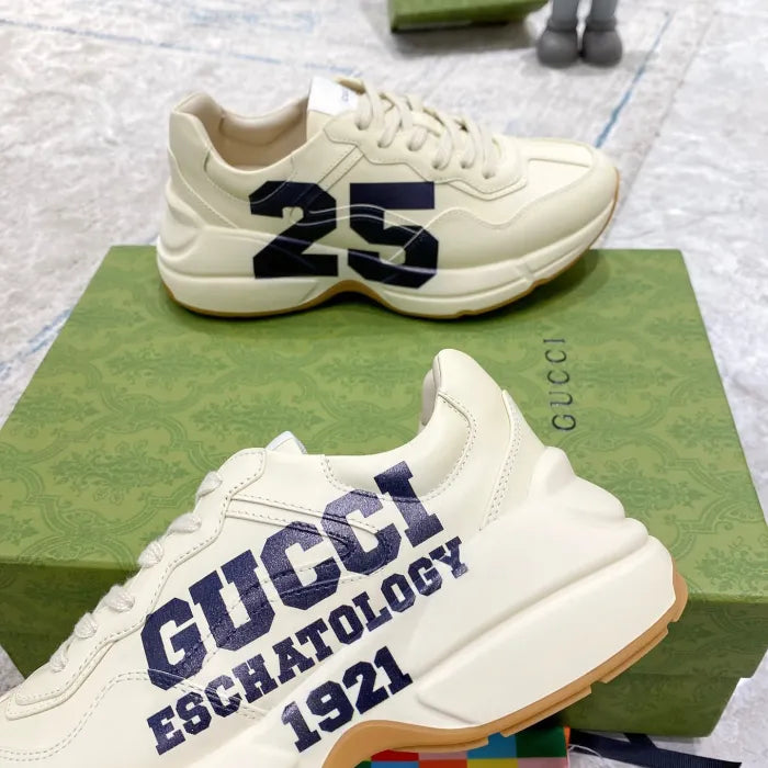 SNEAKERS 26