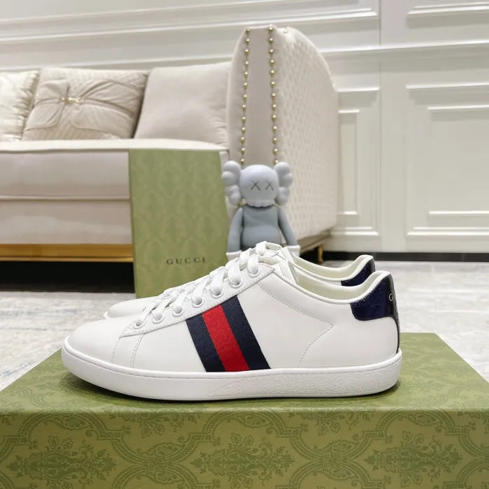 SNEAKERS 21