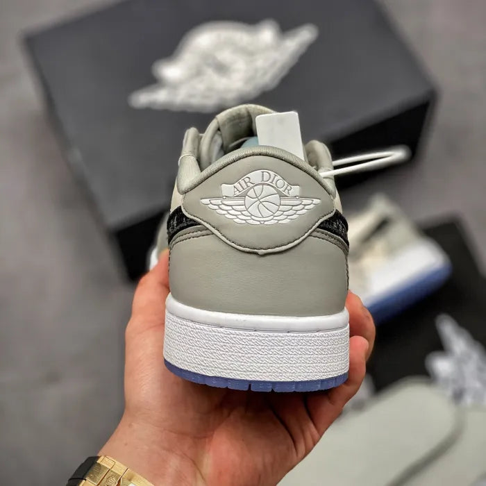 N - SNEAKERS