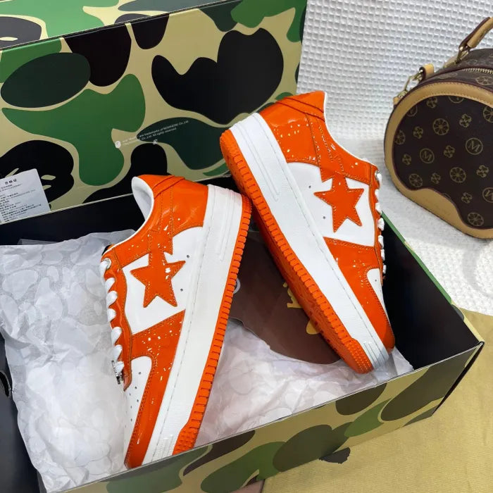 B - SNEAKERS