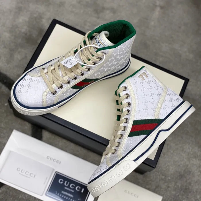 SNEAKERS 14