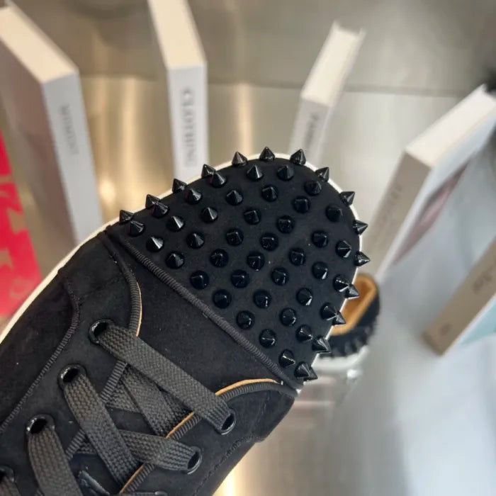 C - SNEAKERS