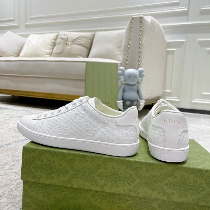 SNEAKERS 21